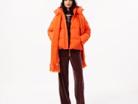 Женская короткая куртка Lacoste с капюшоном