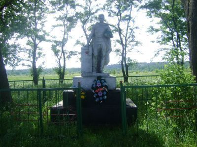 Братская могила 10 советских воинов, погибших в 1942-1943 гг. в боях с немецко-фашистскими захватчиками