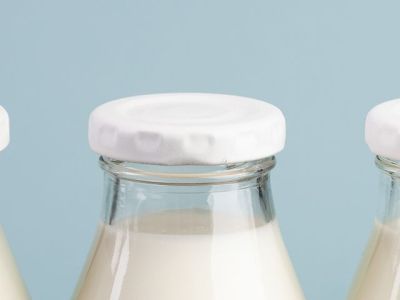 Производители молока со Знаком качества рассказали, как справились с нехваткой сырья и другими проблемами