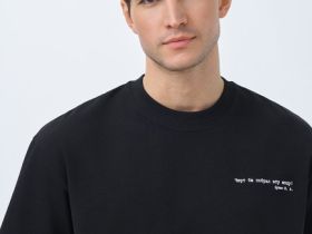 Футболка с текстовым принтом, Черный