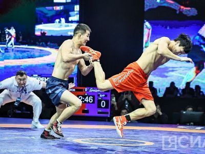 Более 350 спортсменов боролись во второй день турнира «Ханалас хапсагайа»