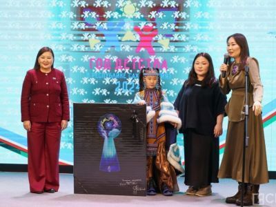 Сотню художественных работ передадут в образовательные учреждения Якутии