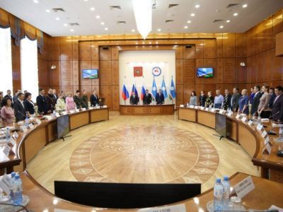 Работникам сферы ЖКХ Якутии вручили государственные награды