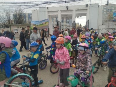 В Якутске ко Дню защиты детей приурочили детский велопарад