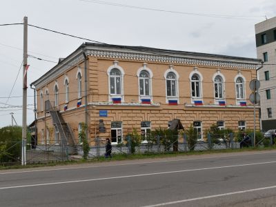 Каменное здание 1910 года, ныне филиал школы №2