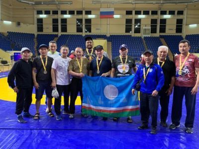 Борцы-ветераны из Якутии стали победителями чемпионата России среди мастеров