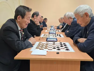 Свыше 50 пенсионеров приняли участие в республиканском турнире по русским шашкам /    
