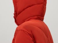 Утепленное пальто с капюшоном