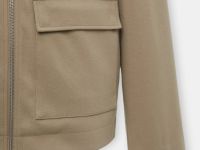 Куртка с накладными карманами