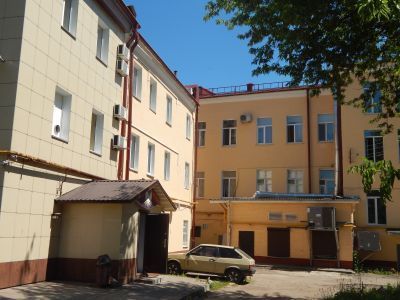 Дом жилой с магазином