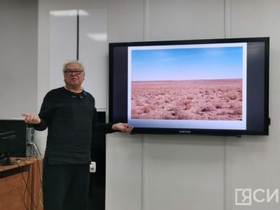 Маэстро деревянной архитектуры Тотан Кузембаев дал мастер-класс в Якутске