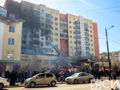 Комиссию по ЧС соберут в Якутске после пожара в центре города