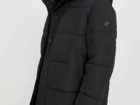 Утепленное пальто с воротником-стойкой