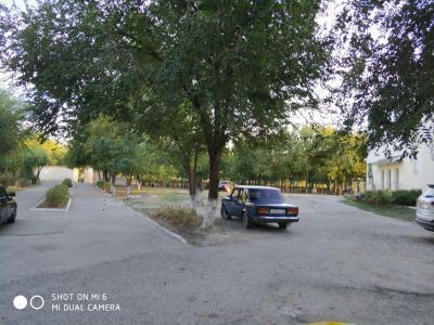 Памятник трактор в честь I-х строителей, вырывших котлован