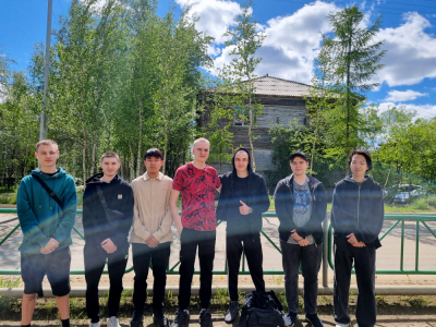 Уходят парни в армию