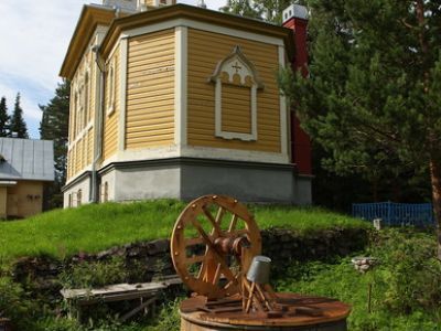 Колодец с надколодезной часовней