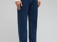 Джинсы зауженного кроя