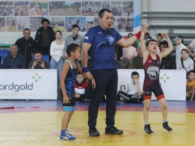 На республиканском турнире в Олекминском улусе определены лучшие борцы