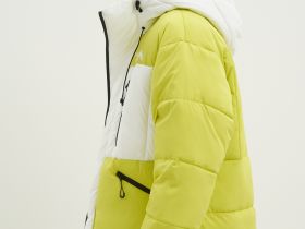 Утепленная куртка с контрастной отделкой