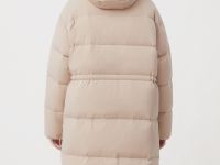 Пуховое женское пальто свободного кроя