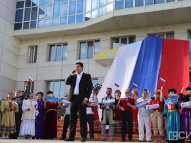 В Якутске состоялся концерт по сбору помощи участникам СВО и пострадавшим от паводка