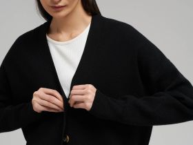 Кардиган свободного кроя с v-вырезом