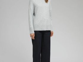 Свитер с шерстью