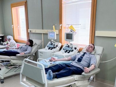 В Якутске работники колонии-поселения сдали кровь