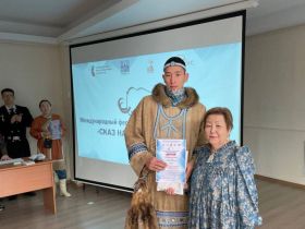 Якутские мастера-косторезы представили свои работы в Казахстане