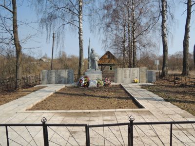 Братская могила воинов Советской Армии, погибших в 1944 г.