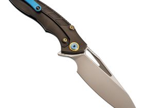 Нож складной RK1902 Rikeknife, сталь M390, рукоять титан/карбон, красный