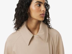 Женское пальто Lacoste