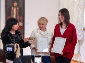 Семья костореза Георгия Родионова передала Национальному музею Якутии 72 произведения мастера