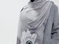 Палантин из вискозы с принтом