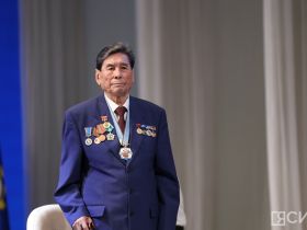 Торжественное собрание общественности ко Дню республики состоялось в Якутске