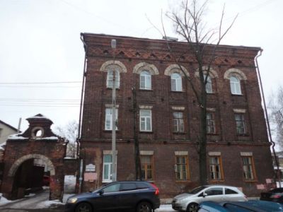 Дом жилой мукомольной мельницы Крохоняткиных - Вахрамеевых с воротами