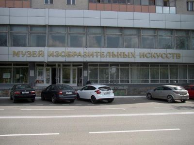 Выставочный зал Оренбургского областного музея изобразительных искусств