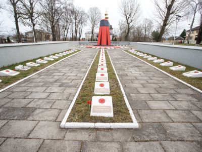 Мемориальный комплекс на братской могиле советских воинов, погибших при штурме города-крепости Кенигсберг в апреле 1945 года
