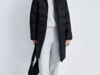 Пуховое пальто с воротником-стойкой