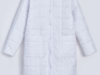 Утепленное пальто прямого кроя с карманами