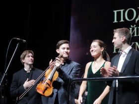 Скрипка, флейта, труба и оркестр: лауреаты престижных конкурсов выступили в Якутске