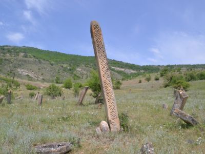 Стела надмогильная