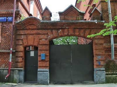 Ограда с воротами, 1911 г.