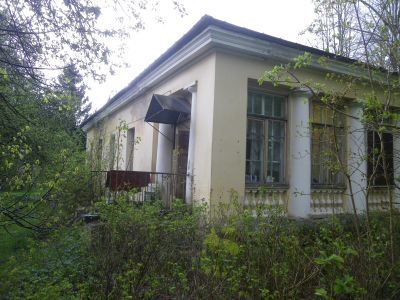 Детские ясли с оградой