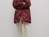 Пуховое пальто с капюшоном