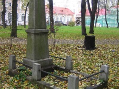 Могила Кушина Василия Алексеевича (1892-1934 гг.) - участника штурма Зимнего и гражданской войны