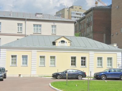 Восточный флигель