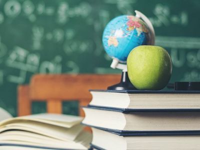 Запрет на смартфоны и поборы на ремонт: что изменится в жизни школьников с 1 сентября?