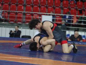 В Якутске стартовал международный турнир Романа Дмитриева по вольной борьбе