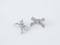 Серебристые серьги с бантиками Глория Джинс